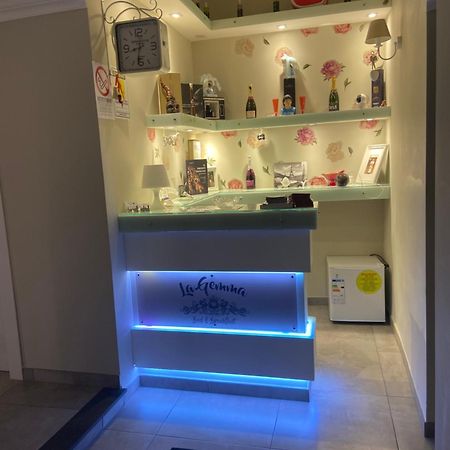 Beb La Gemma Bed & Breakfast Napoli Dış mekan fotoğraf