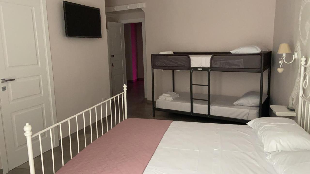 Beb La Gemma Bed & Breakfast Napoli Dış mekan fotoğraf