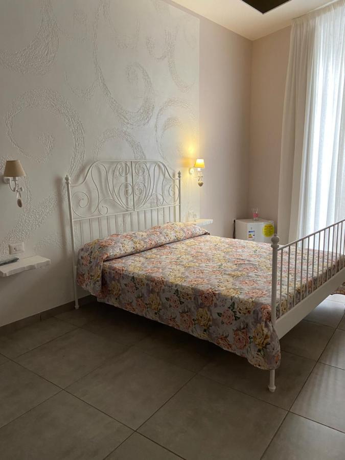Beb La Gemma Bed & Breakfast Napoli Dış mekan fotoğraf