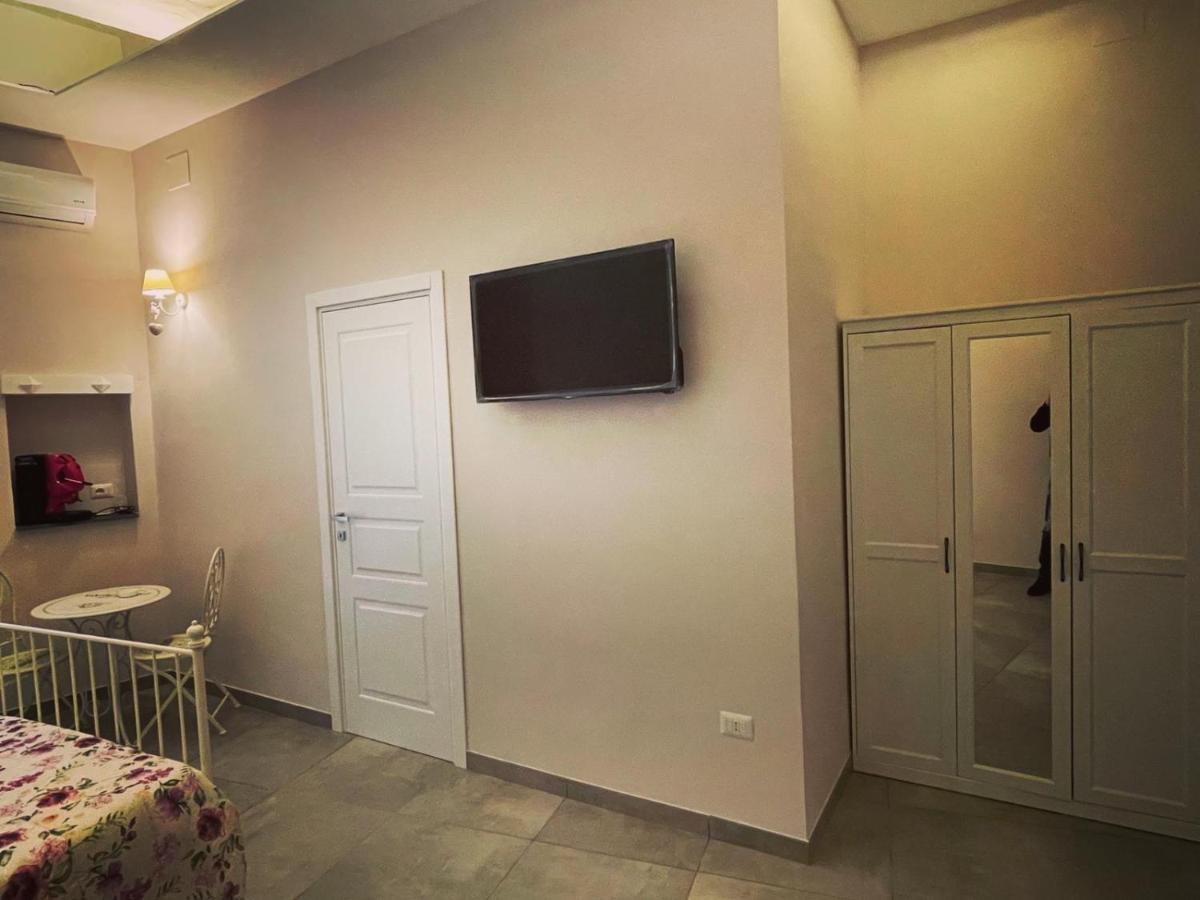Beb La Gemma Bed & Breakfast Napoli Dış mekan fotoğraf