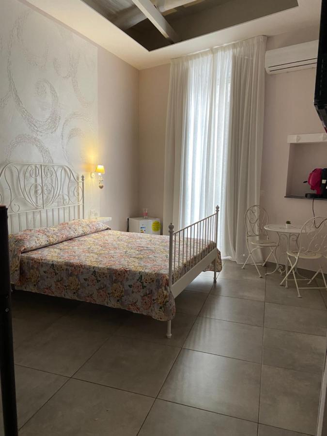 Beb La Gemma Bed & Breakfast Napoli Dış mekan fotoğraf