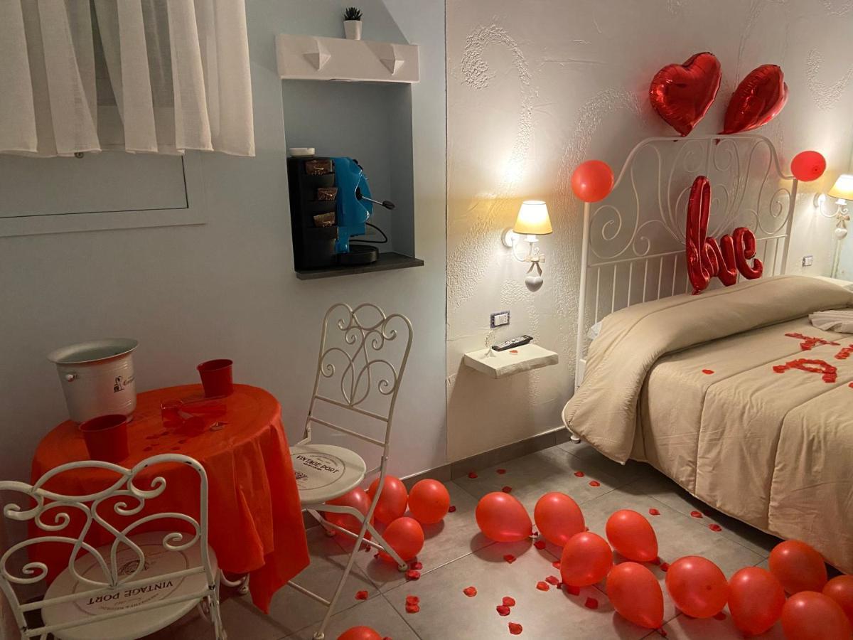 Beb La Gemma Bed & Breakfast Napoli Dış mekan fotoğraf