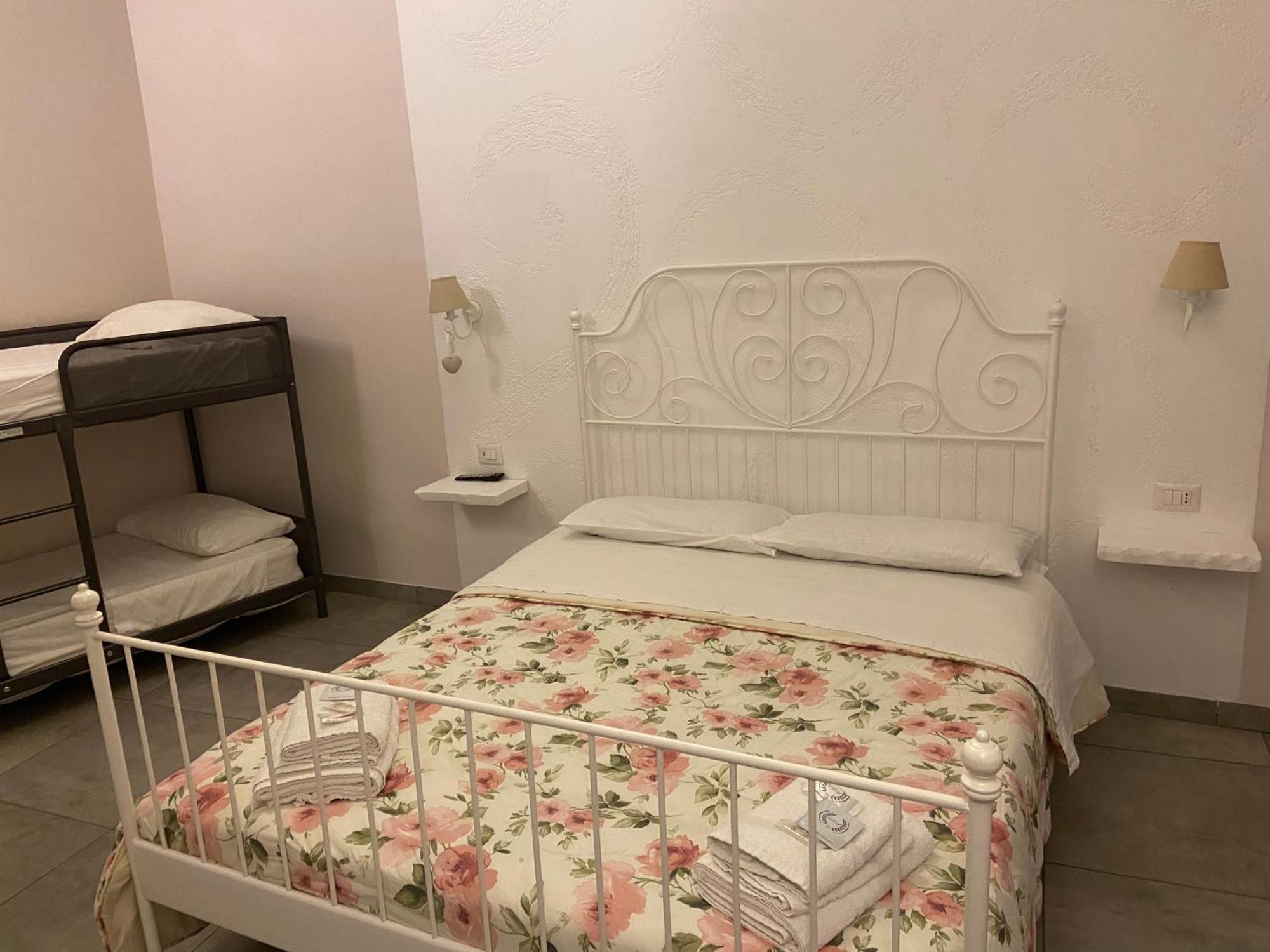 Beb La Gemma Bed & Breakfast Napoli Dış mekan fotoğraf