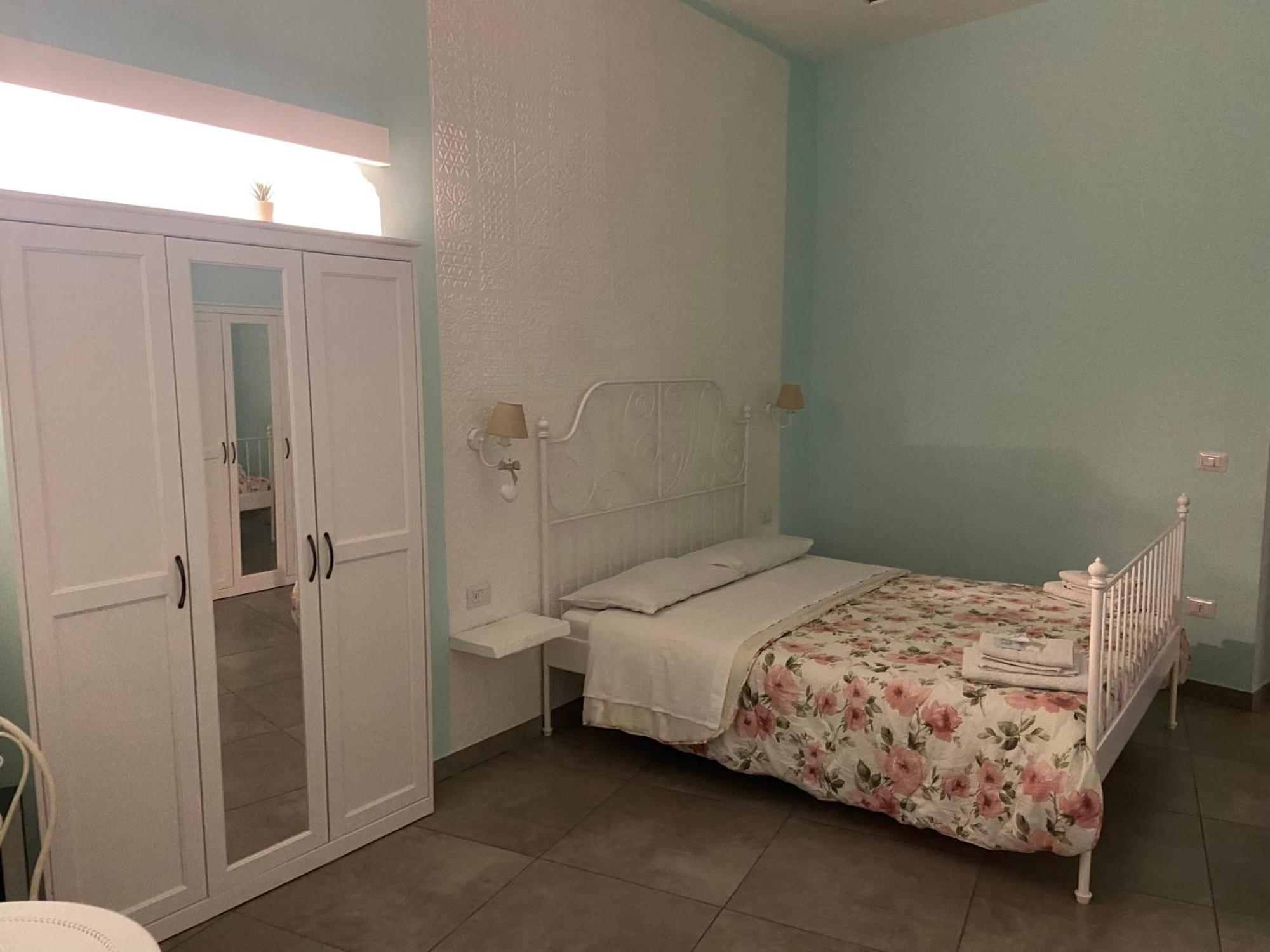 Beb La Gemma Bed & Breakfast Napoli Dış mekan fotoğraf