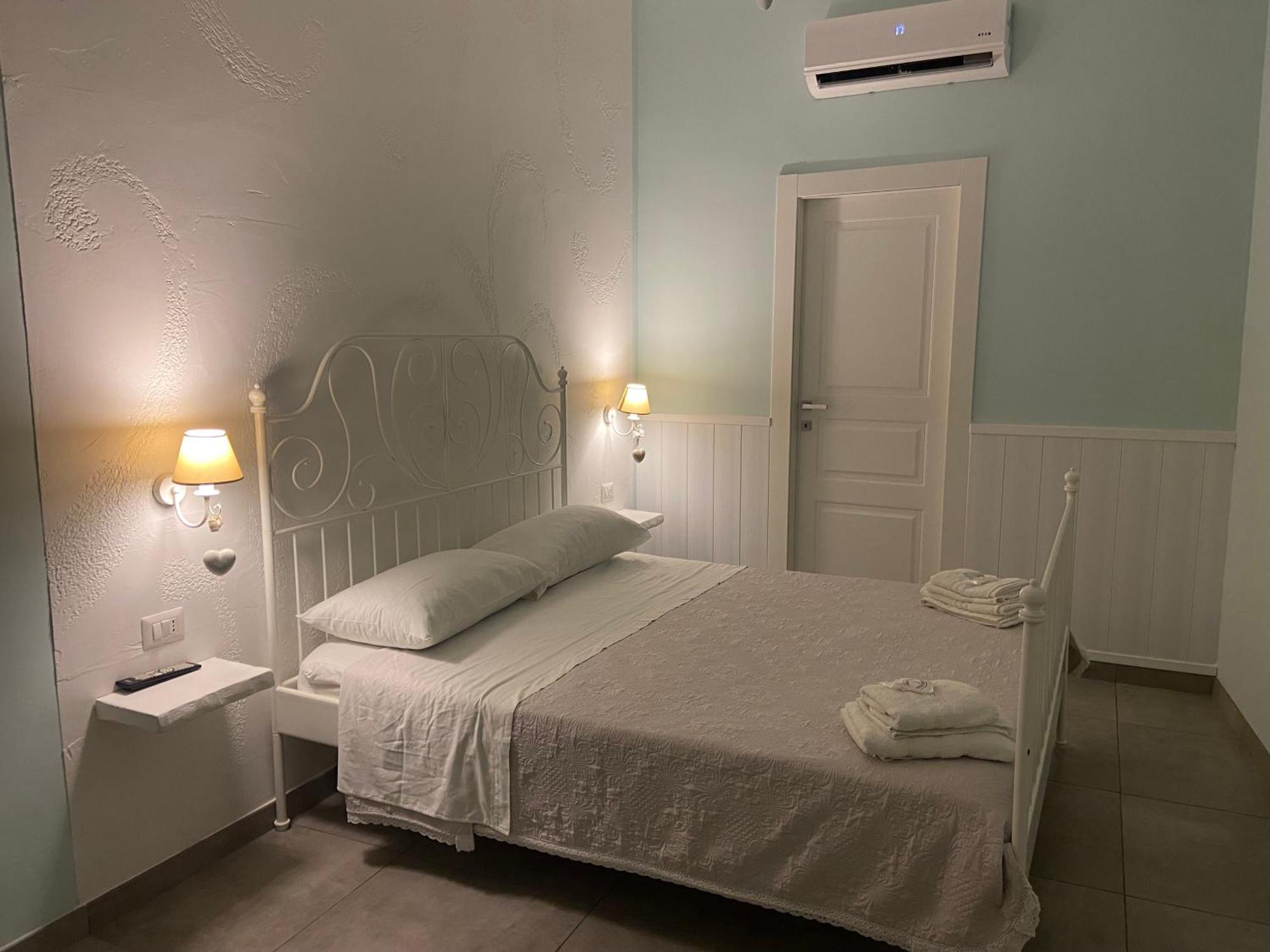 Beb La Gemma Bed & Breakfast Napoli Dış mekan fotoğraf