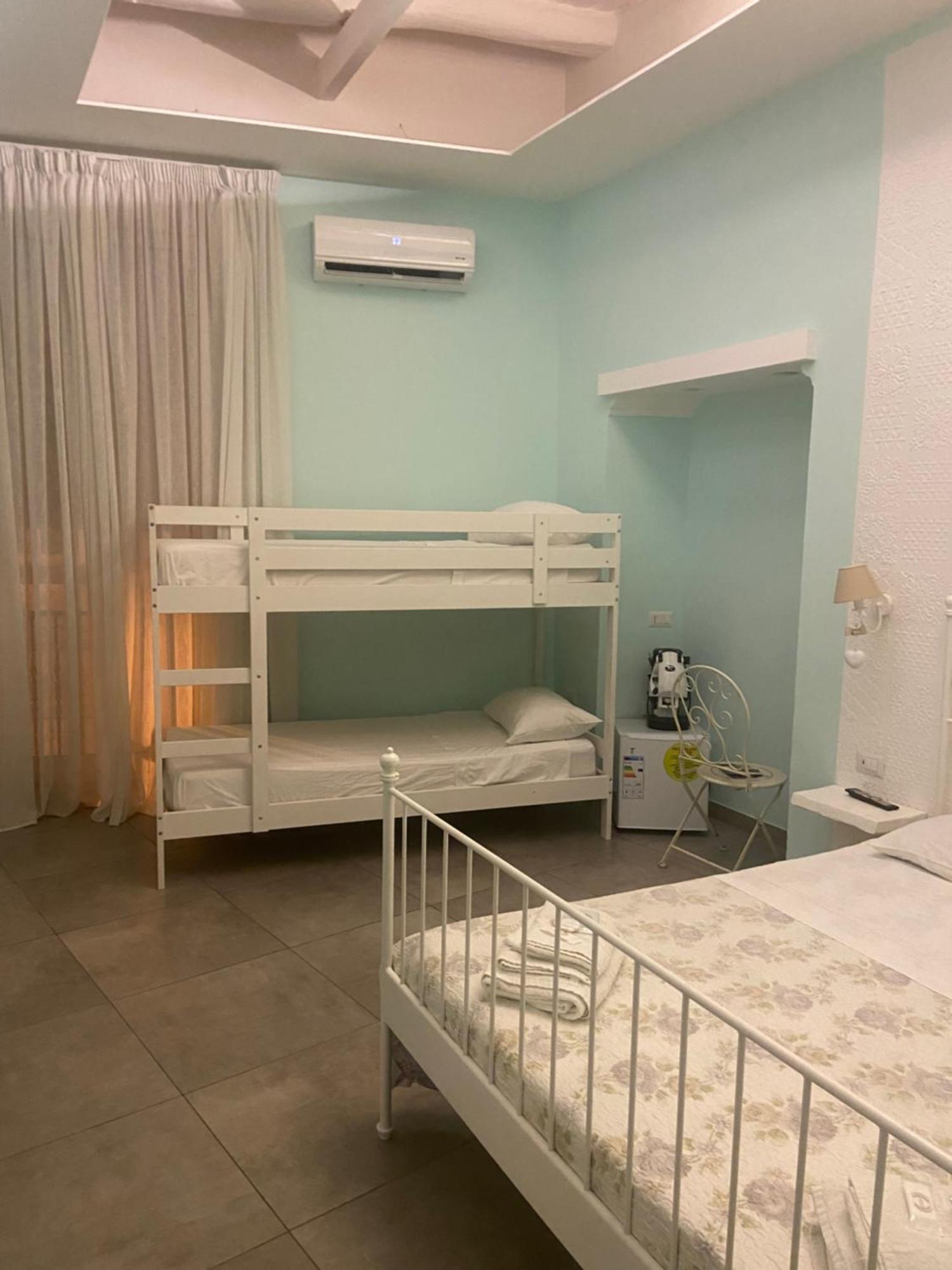 Beb La Gemma Bed & Breakfast Napoli Dış mekan fotoğraf