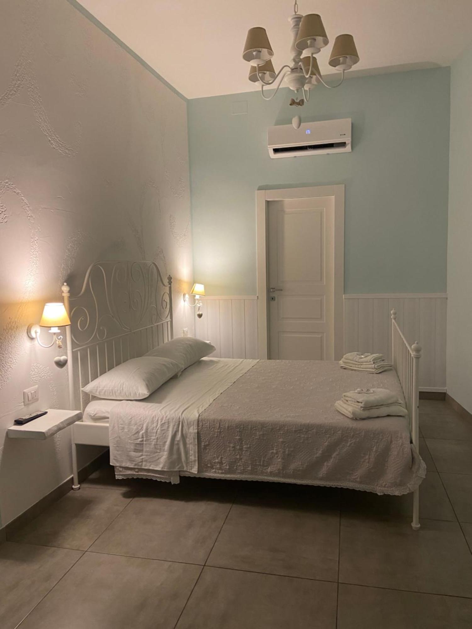 Beb La Gemma Bed & Breakfast Napoli Dış mekan fotoğraf