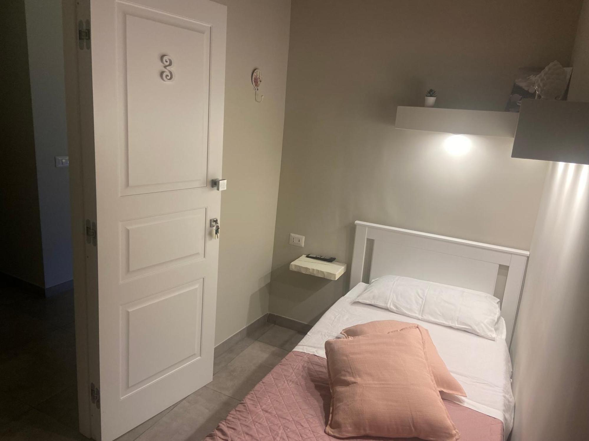 Beb La Gemma Bed & Breakfast Napoli Dış mekan fotoğraf