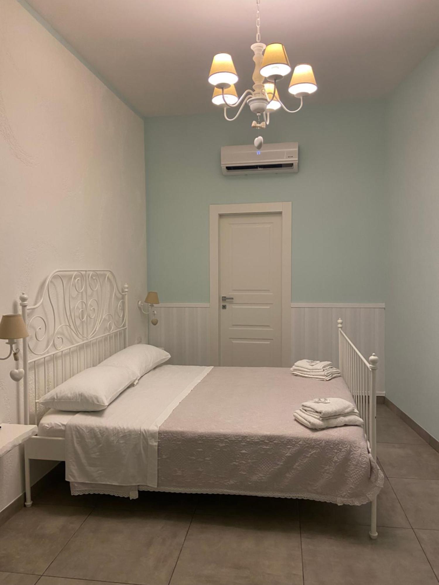 Beb La Gemma Bed & Breakfast Napoli Dış mekan fotoğraf